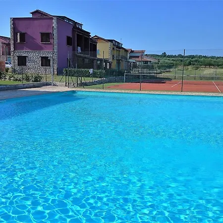 Pezzi Yellow